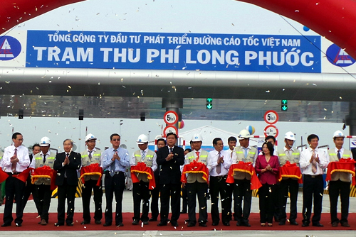 Thông xe 20 km cao tốc TP HCM - Dầu Giây
