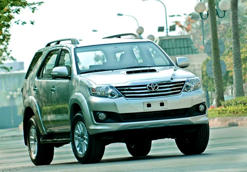 Toyota Fortuner - quán quân bán chạy tại thị trường Việt Nam trong 2013.