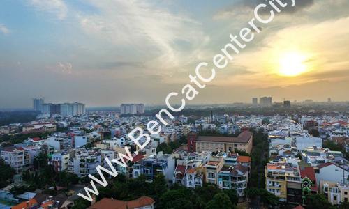 Một tỷ đồng có thể đầu tư được lô đất 80m2 trở lên ở huyện vùng ven Sài Gòn trong khi chỉ mua được căn hộ 45-60 m2 tại các quận. Ảnh: Lucas Nguyễn
